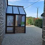 Maison De Charme En Granit Avec Jardin Clos, Inclus, Pres De Domfront - Fr-1-497-190