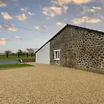 Maison De Charme En Granit Avec Jardin Clos, Inclus, Pres De Domfront - Fr-1-497-190 *