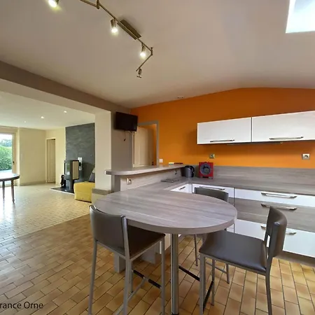 Maison De Charme En Granit Avec Jardin Clos, Tout Inclus, Pres De Domfront - Fr-1-497-190