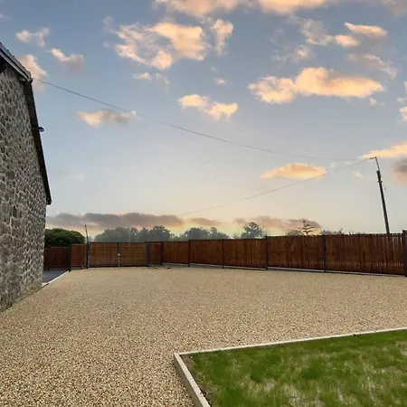 Ferienhaus Maison De Charme En Granit Avec Jardin Clos, Tout Inclus, Pres De Domfront - Fr-1-497-190