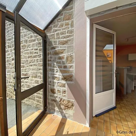 Maison De Charme En Granit Avec Jardin Clos, Inclus, Pres De Domfront - Fr-1-497-190 *