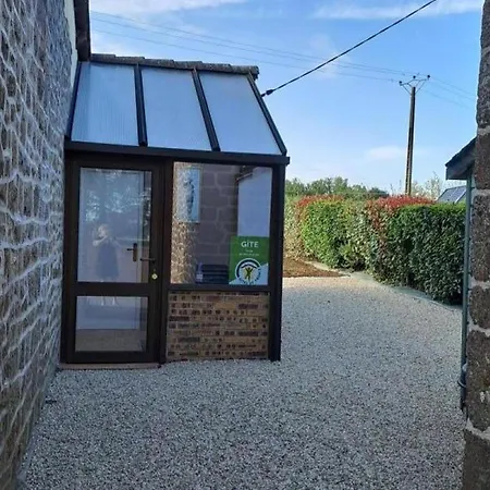 Maison De Charme En Granit Avec Jardin Clos, Inclus, Pres De Domfront - Fr-1-497-190