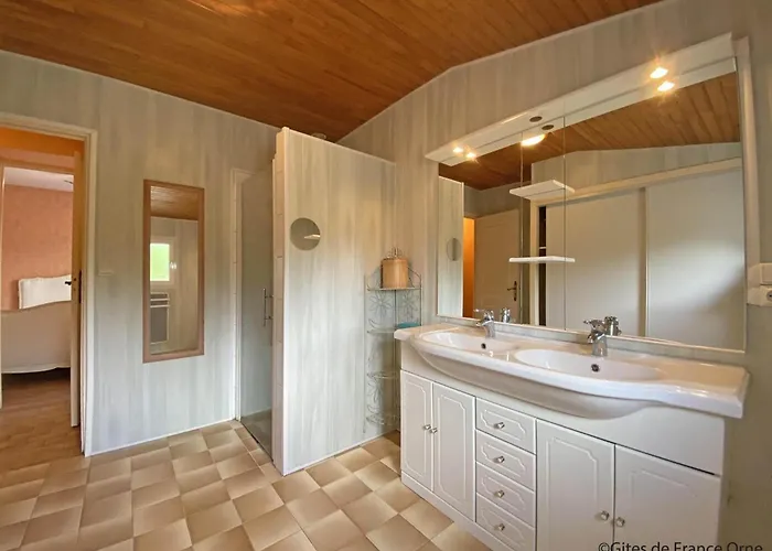 Maison Indépendante Pour 7 Au Calme Avec Jardin - Fr-1-497-190 Casa vacanze Saint-Mars-d'Egrenne