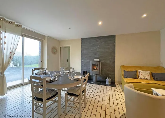 Maison Indépendante Pour 7 Au Calme Avec Jardin - Fr-1-497-190 * Saint-Mars-d'Egrenne